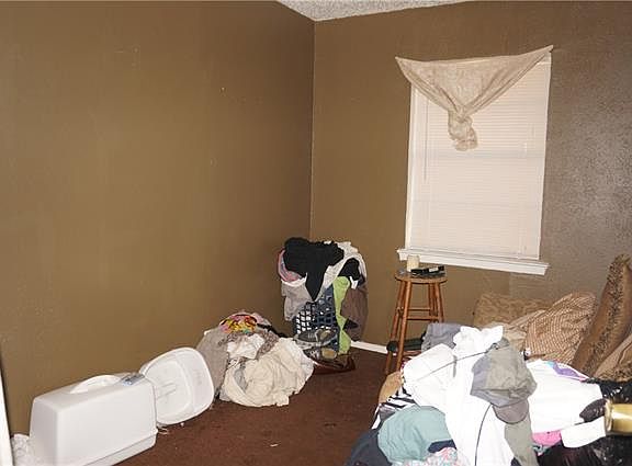 4th image of 2441 Lindale Ln