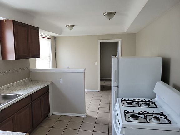 5th image of 1403 Junction St #215431C58