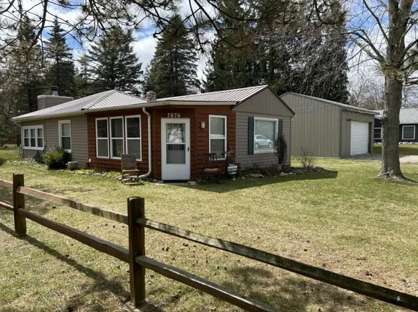 7676 Kenmar Ln, Lexington, MI 48450