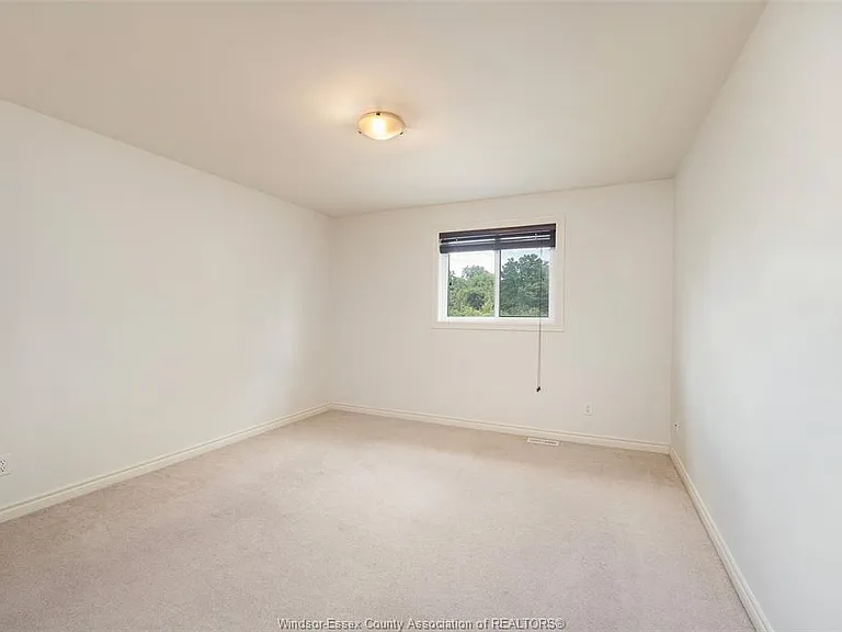 1924 Northway Ave — Photo 13