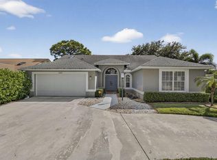 12865 Meadowbend Dr, Wellington, FL 33414