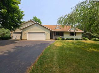 N7568 Island Dr, Pardeeville, WI 53954