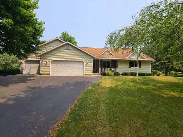 N7568 Island Dr, Pardeeville, WI 53954