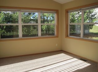 57 Crown Pointe Curv, Hudson, WI 54016