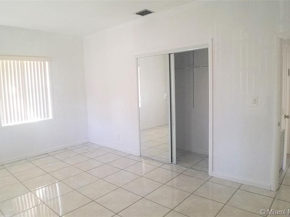 4th image of 208 Northwest Blvd #A