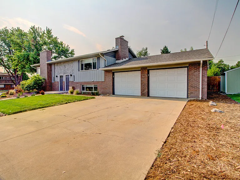 12030 W 63rd Pl — Photo 3