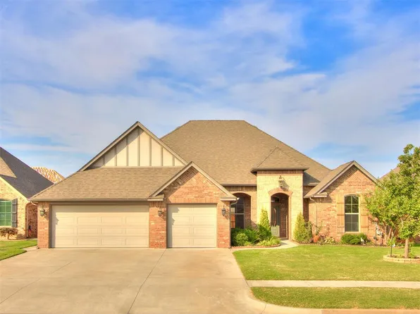 3909 Carmona Lakes Dr, Moore, OK 73160