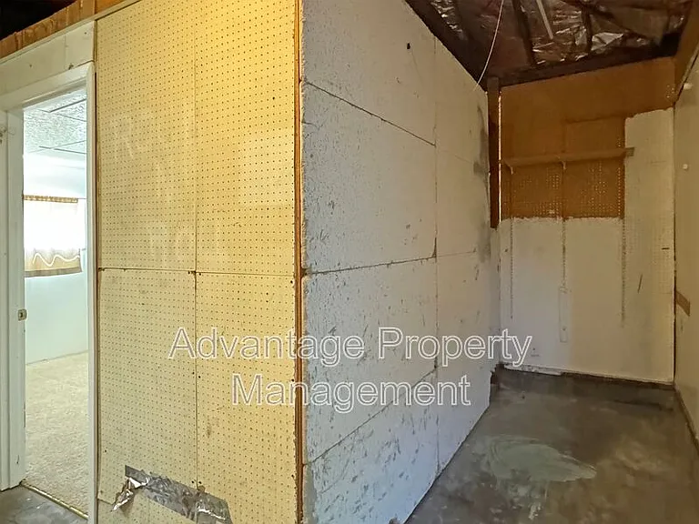 2353 NW Fillmore Ave — Photo 18