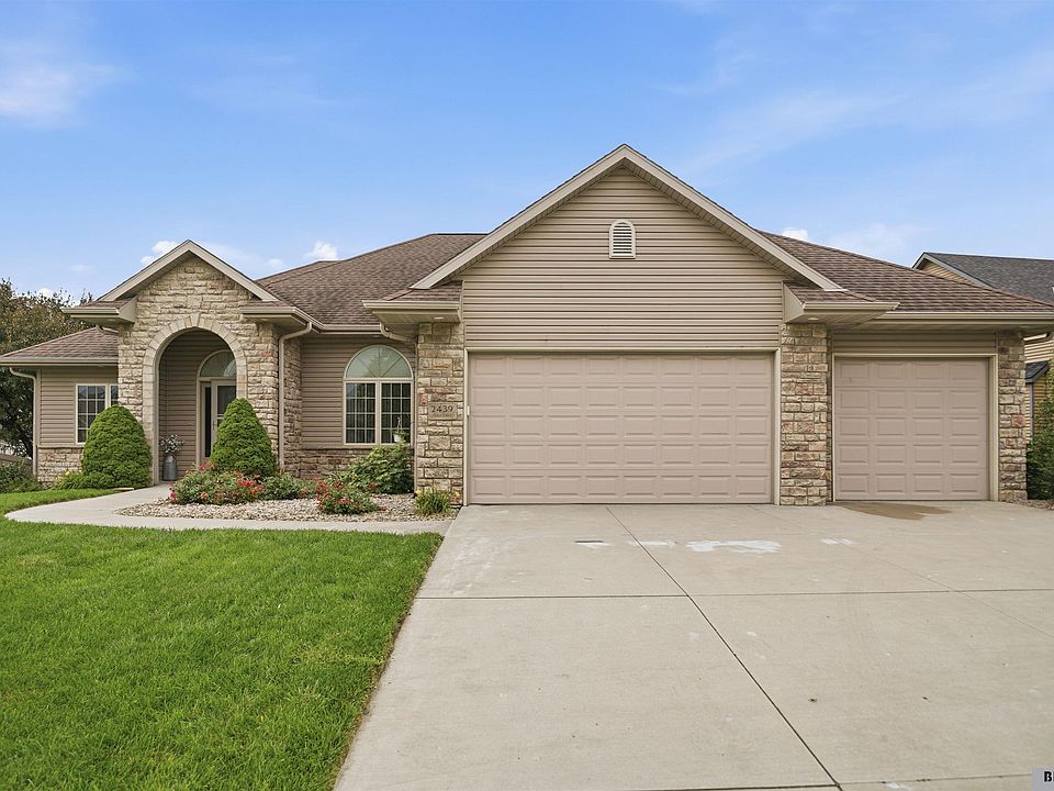 1st image of 2439 Emily Ln