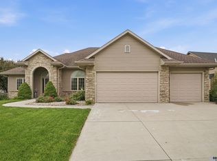 2439 Emily Ln, Lincoln, NE 68512