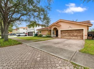 15793 SW 43rd St #0, Miami, FL 33185