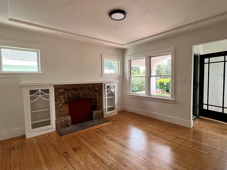 3318 Nicol Ave — Photo 4