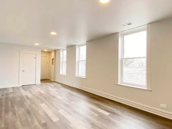 3638 W Belmont Ave #2R, Chicago, IL 60618