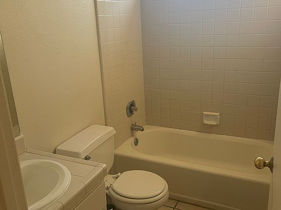 5th image of 1007 Amador Ave