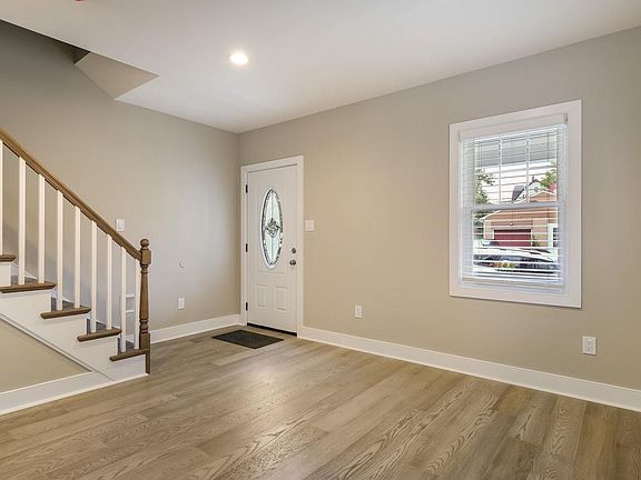 4th image of 2313 Parkview Ave #34