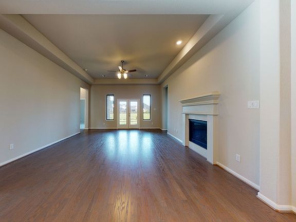 Del Bello Lakes - Dominion Interior Image 3