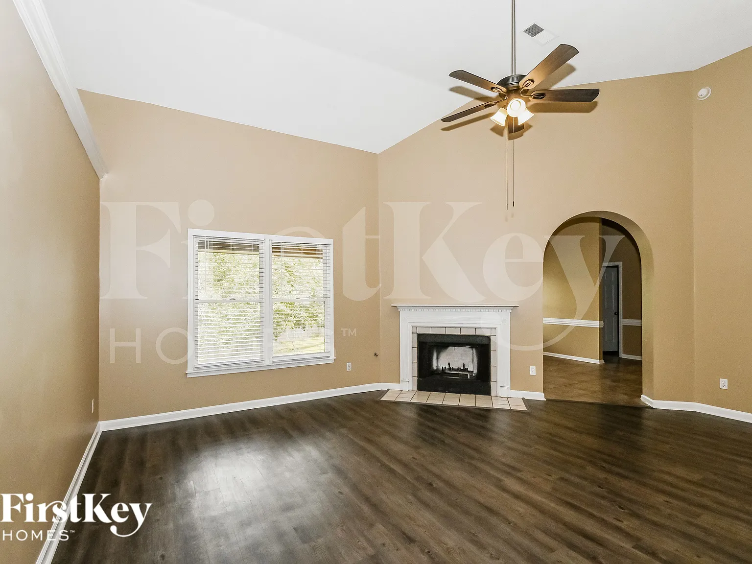 3 bed, 2.0 bath, 2165 sqft, $1,755 — Photo 4