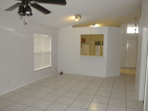 2nd image of 2304 Justin Ave