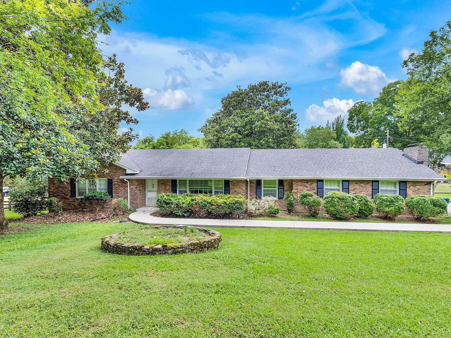 3 bed, 2772 sqft, $2,250 — Photo 1