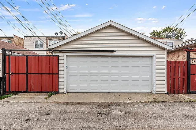 5010 W Henderson St — Photo 7