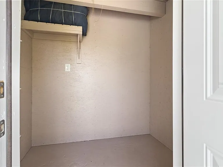 22312 Lasalle Rd — Photo 39