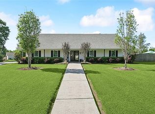 313 Sarah Victoria Dr, Belle Chasse, LA 70037