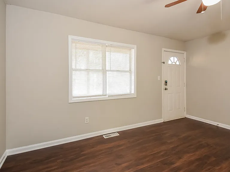 5734 Amalfi Way — Photo 4