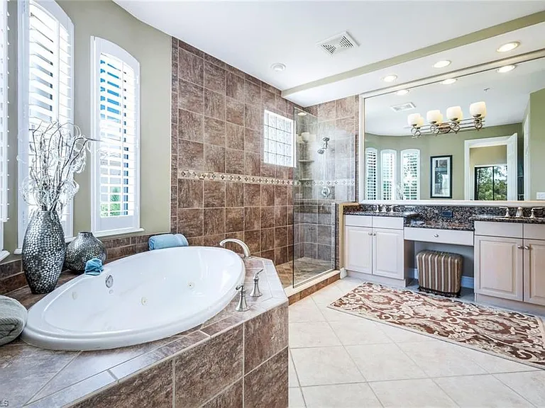 2826 Tiburon Blvd E #103 — Photo 11