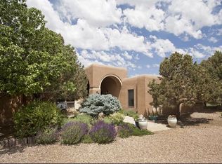 7204 Old Santa Fe Trl, Santa Fe, NM 87505