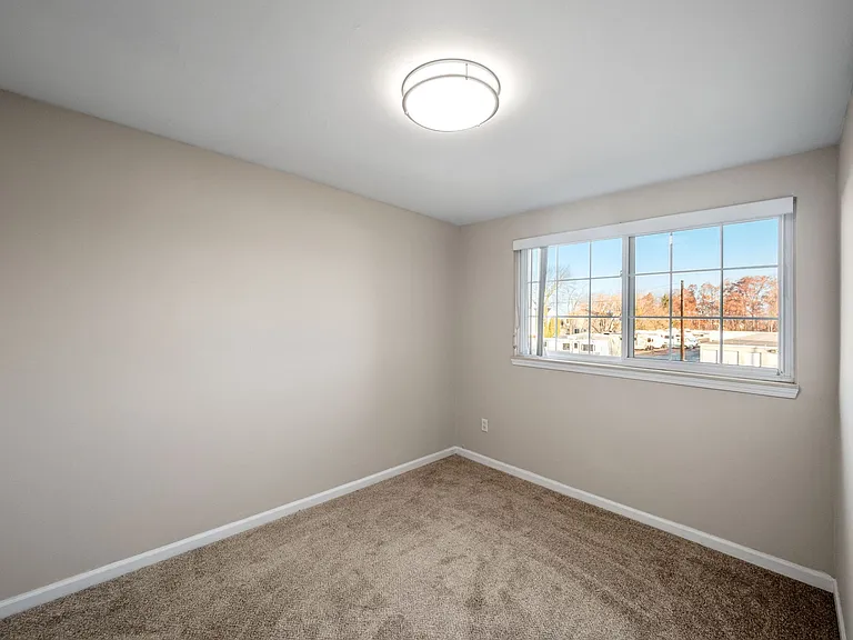 Donovan Townhomes — Photo 7