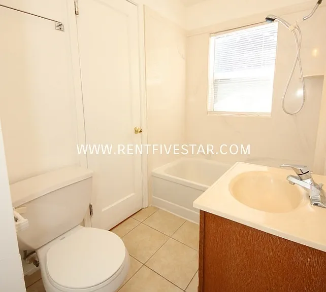 1056 S 4th Ave #5 — Photo 5