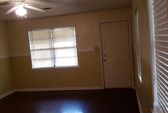 2nd image of 4701 Lynch Dr