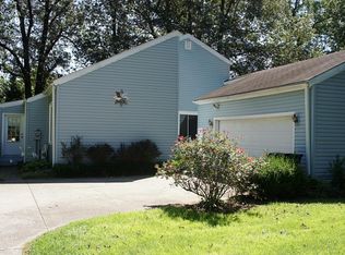 4 Hickory Ln, Metropolis, IL 62960