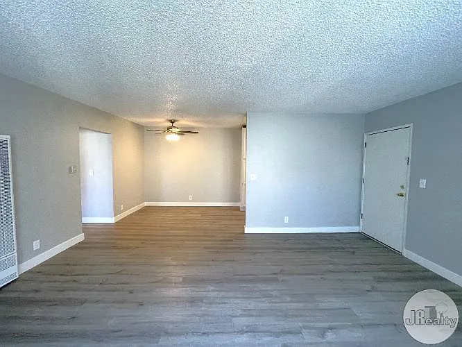 Chadron Manor — Photo 12