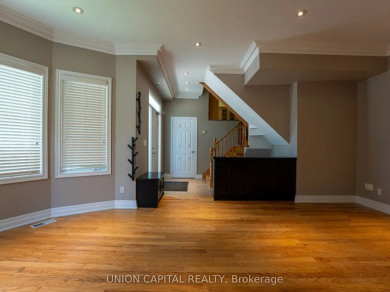 230 Saint George St #1 — Photo 5