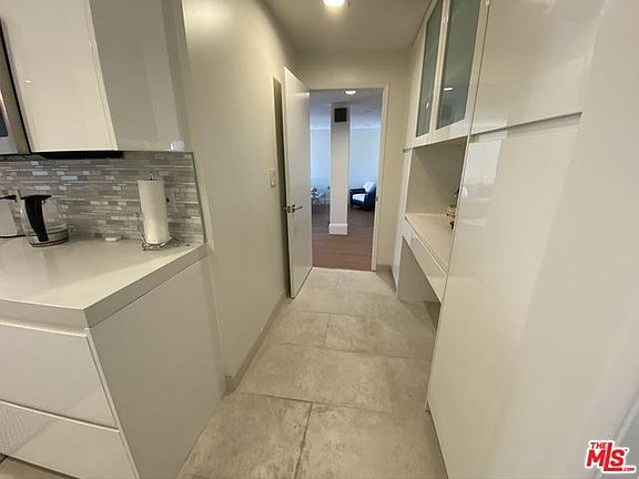 3rd image of 1550 Greenfield Ave APT 204