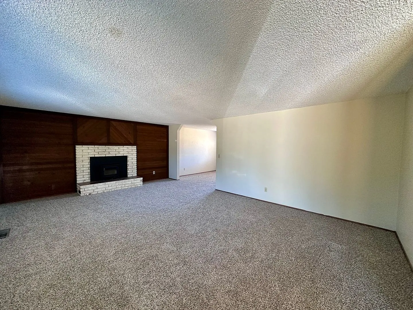 Four Bedroom Charmer! — Photo 2