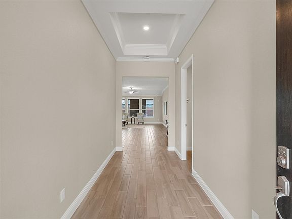 3rd image of 4948 Birchwood Bluff Ln