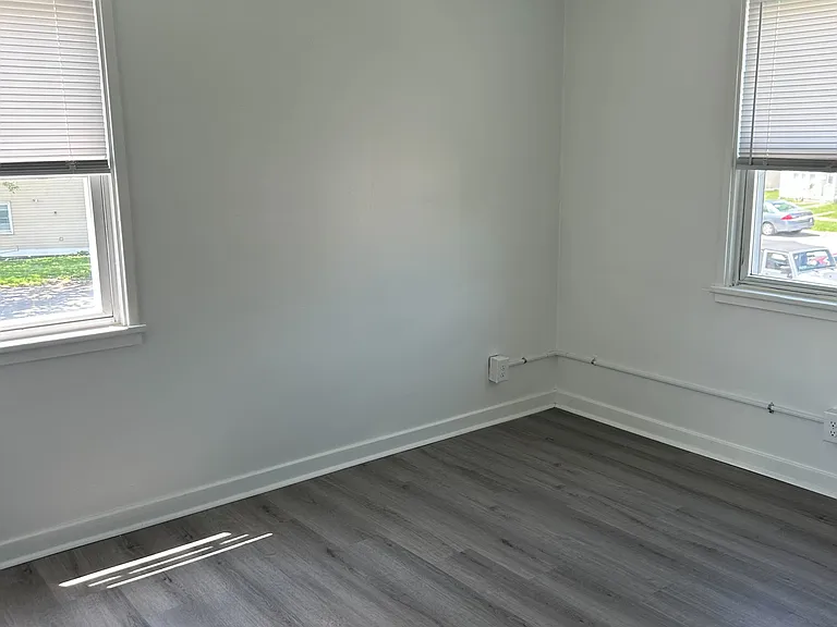 100-22 Midland Hts #A — Photo 10
