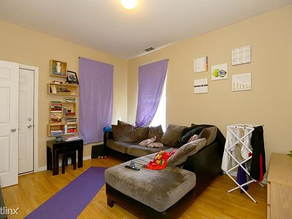 3rd image of 2039 N Honore St APT 3R