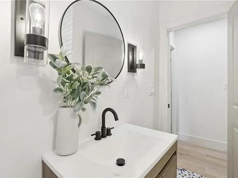 1758 Emerald Ave SW — Photo 9