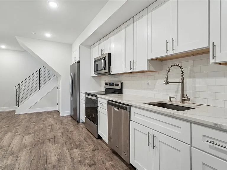 1829 E Sergeant St #8 — Photo 1