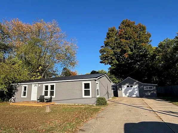 2707 East St, Niles, MI 49120