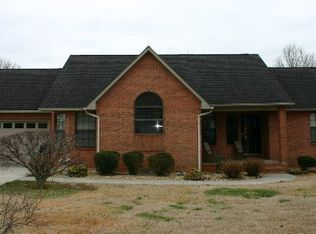 945 Woodwinds Dr, Cookeville, TN 38501