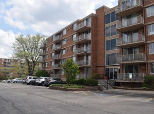 2200 S Stewart Ave APT 2F, Lombard, IL 60148