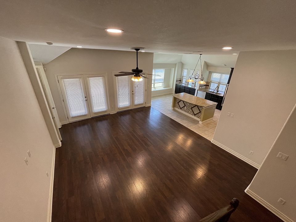Open Living Room to kitchen/dining areas