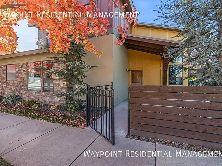 1415 E Lone Creek Dr — Photo 3