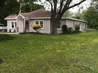 921 Cherry St, Graham, TX 76450