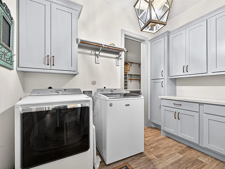 2072 Laurie Darlin Dr — Photo 18