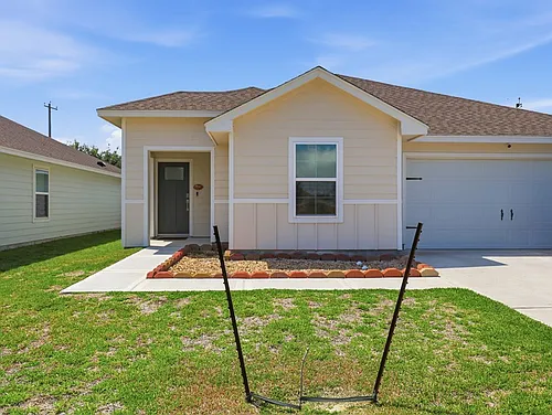 106 Montego Dr Photo 1